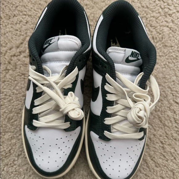 Green and white Nike Dunks - Picture 2 of 4